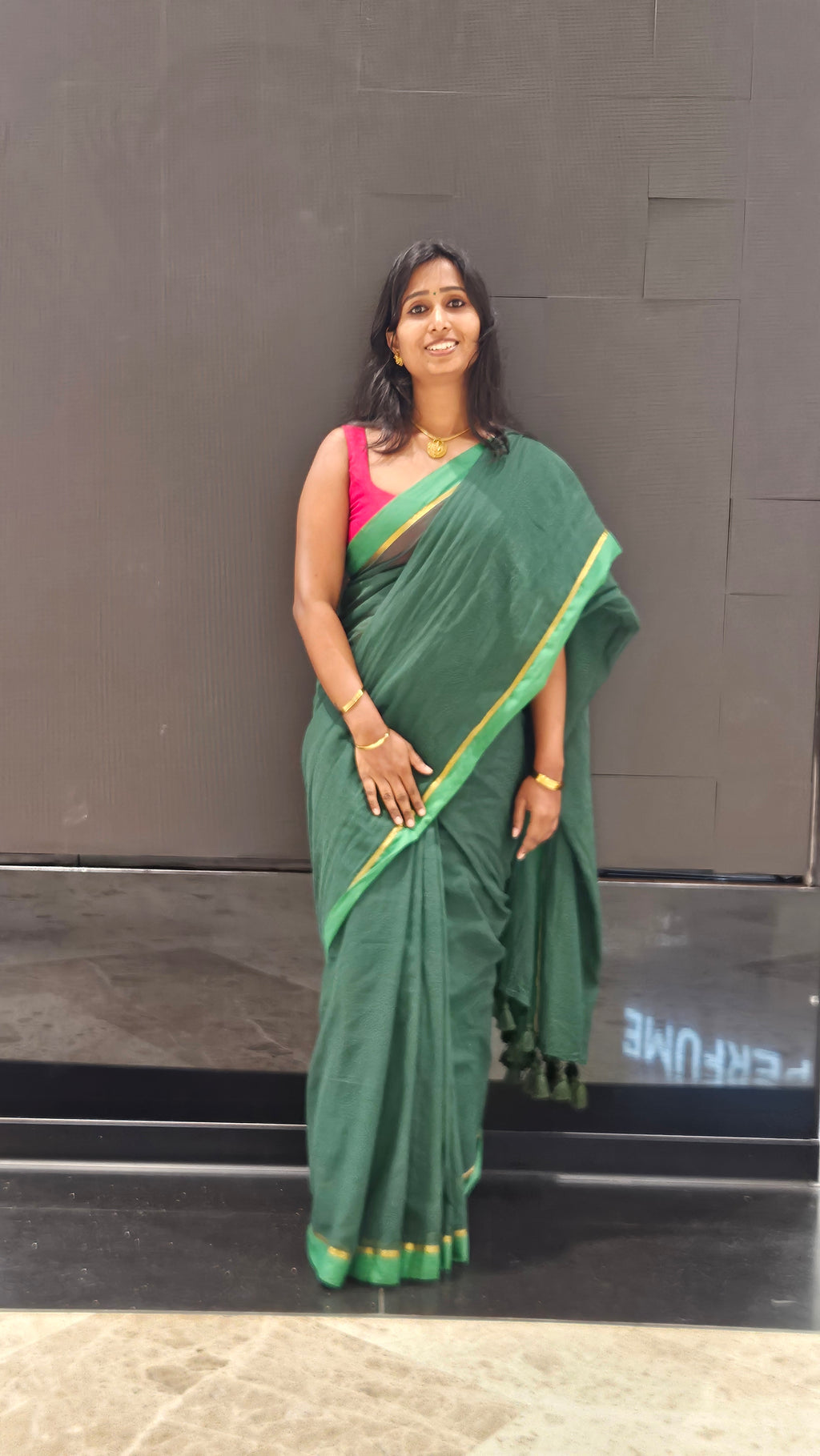 Harini Saree