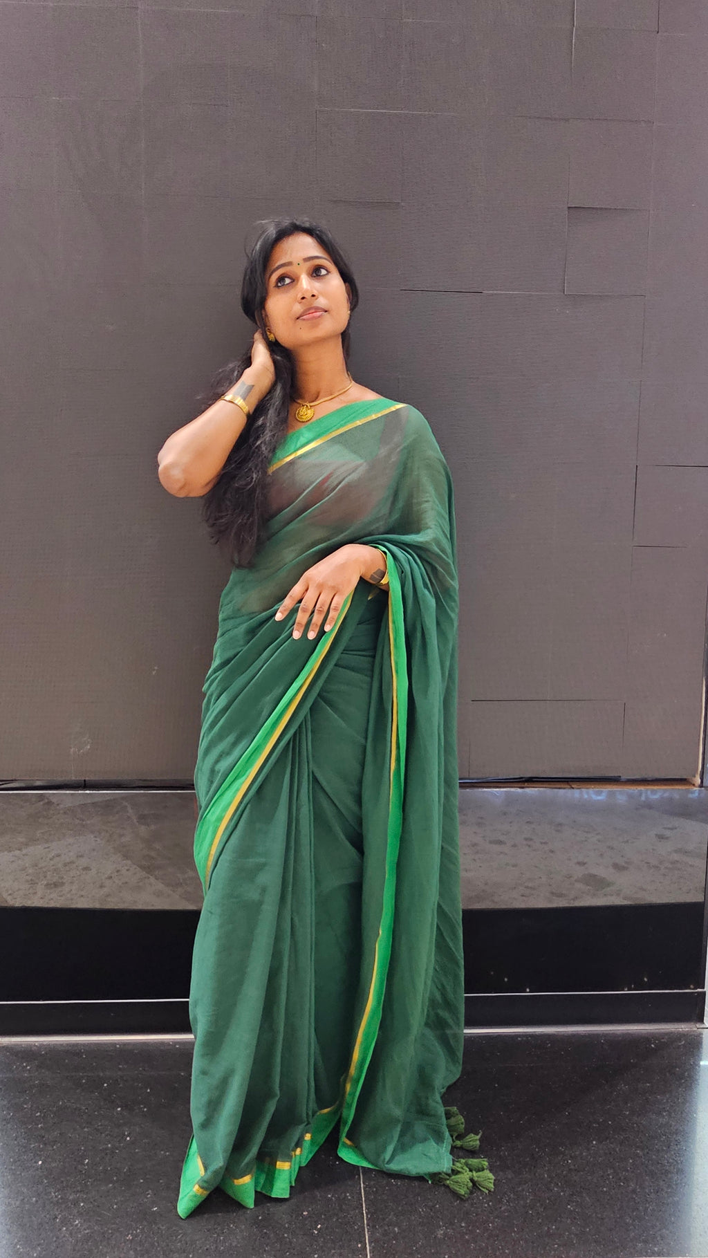 Harini Saree