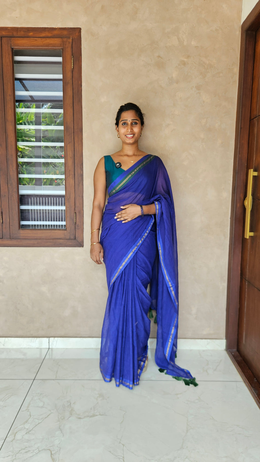 Neeli Saree