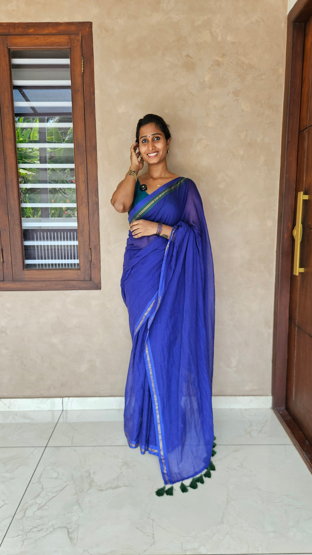 Neeli Saree