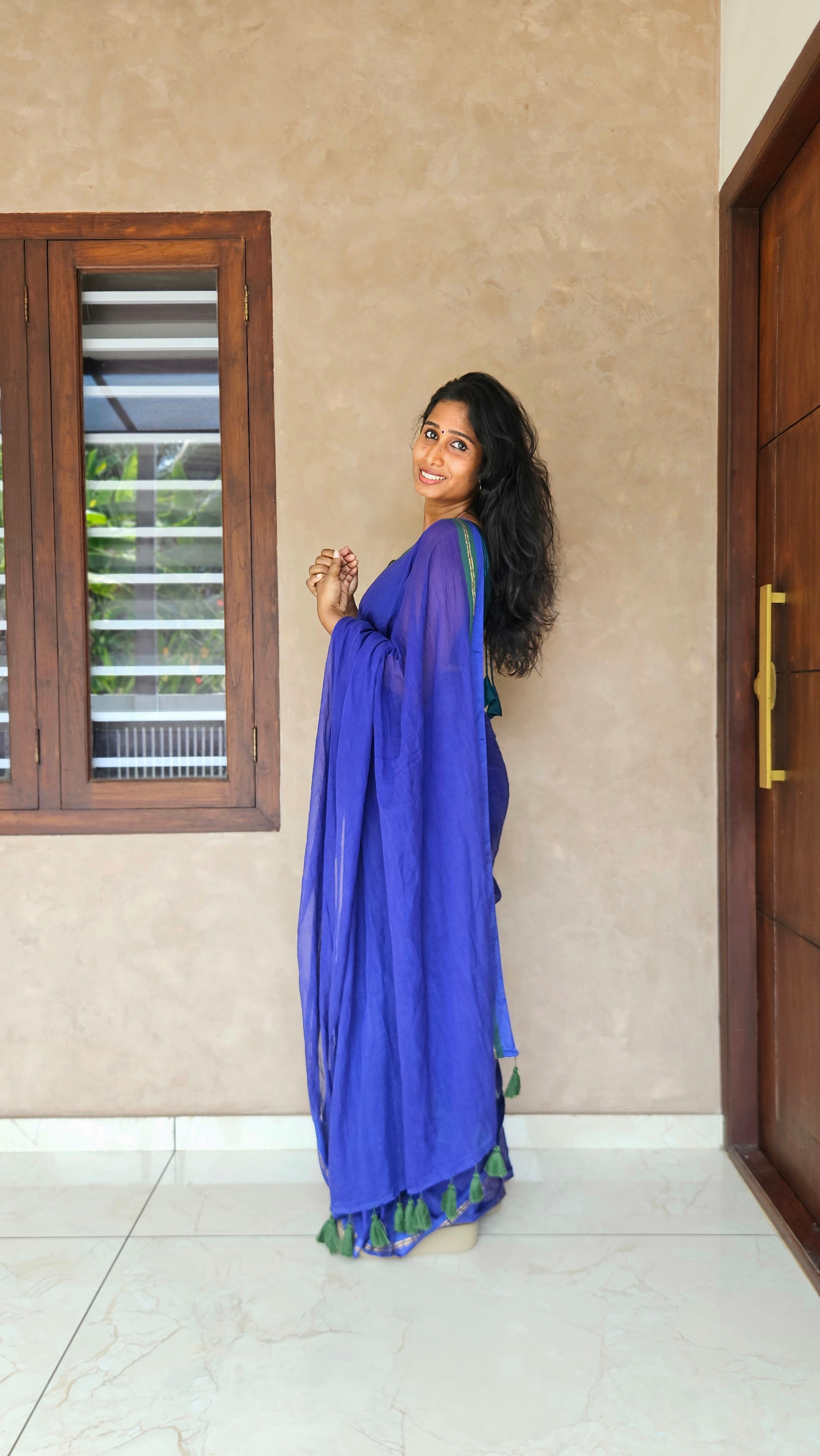 Neeli Saree